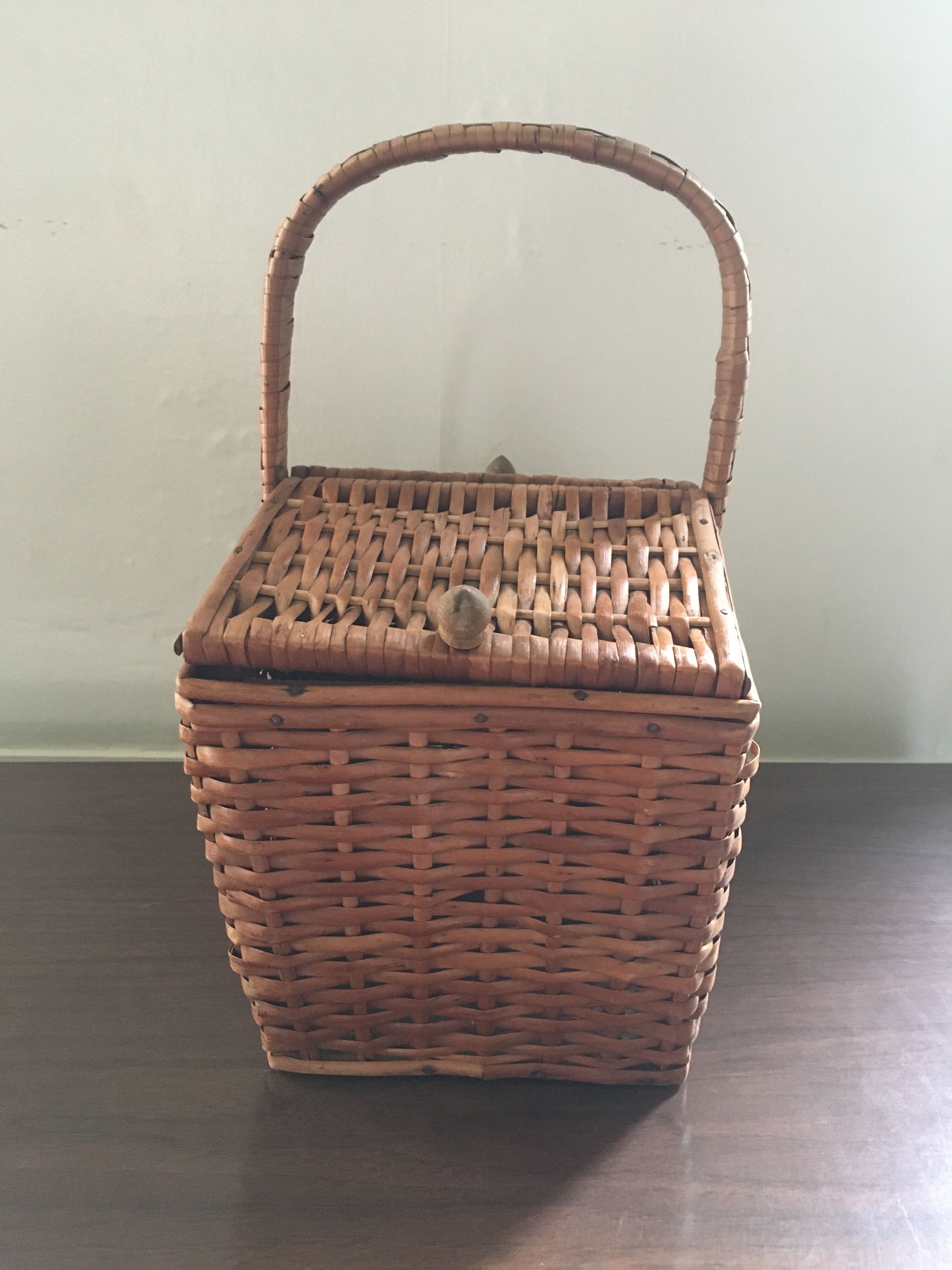 Double flap wicker basket