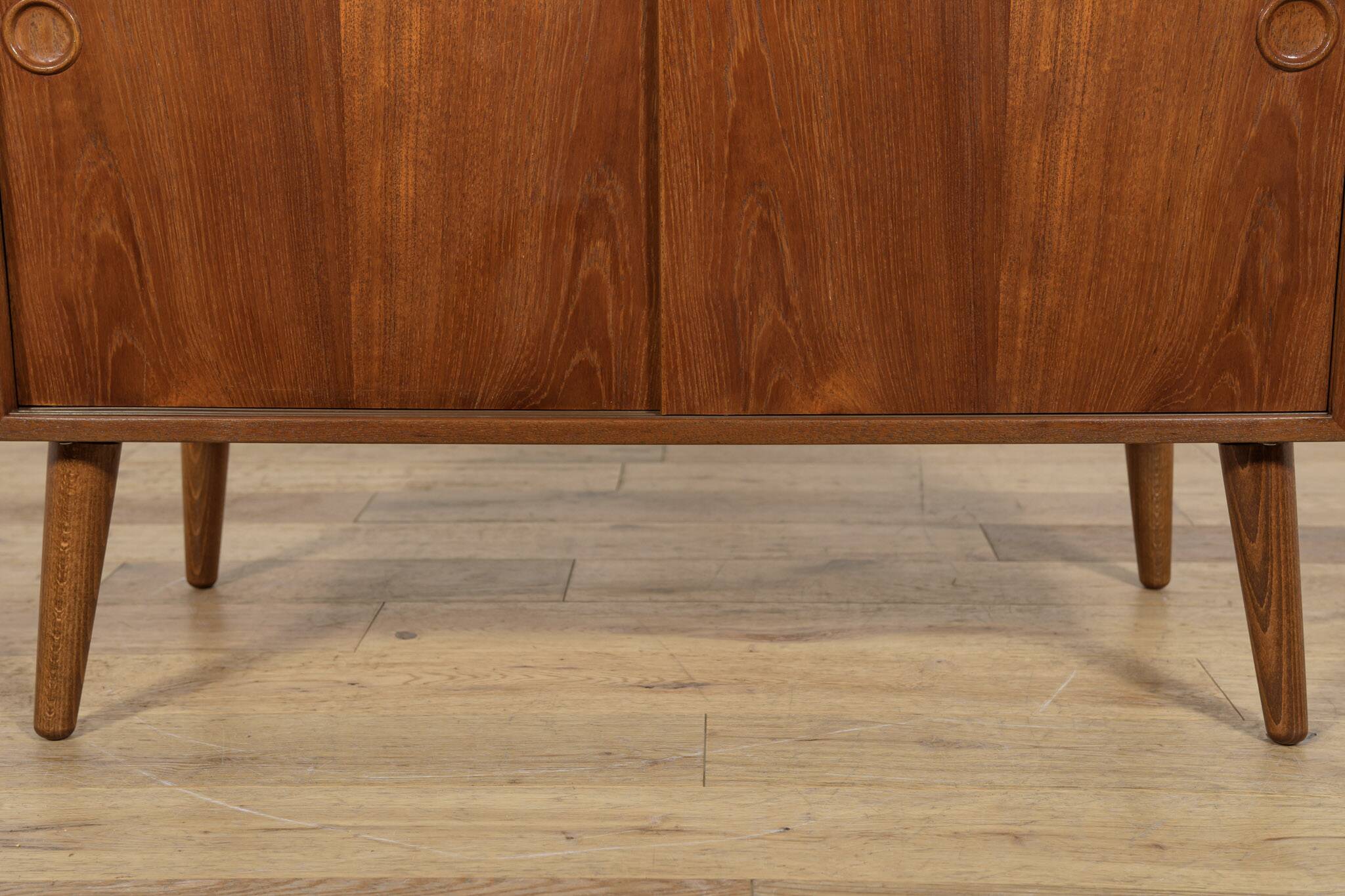 Petit buffet en teck du milieu du siècle de Feldballes Møbelfabrik, Danemark, 1960