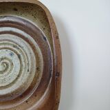 Plat à haut bord en grès pyrité par Charles Gaudry
