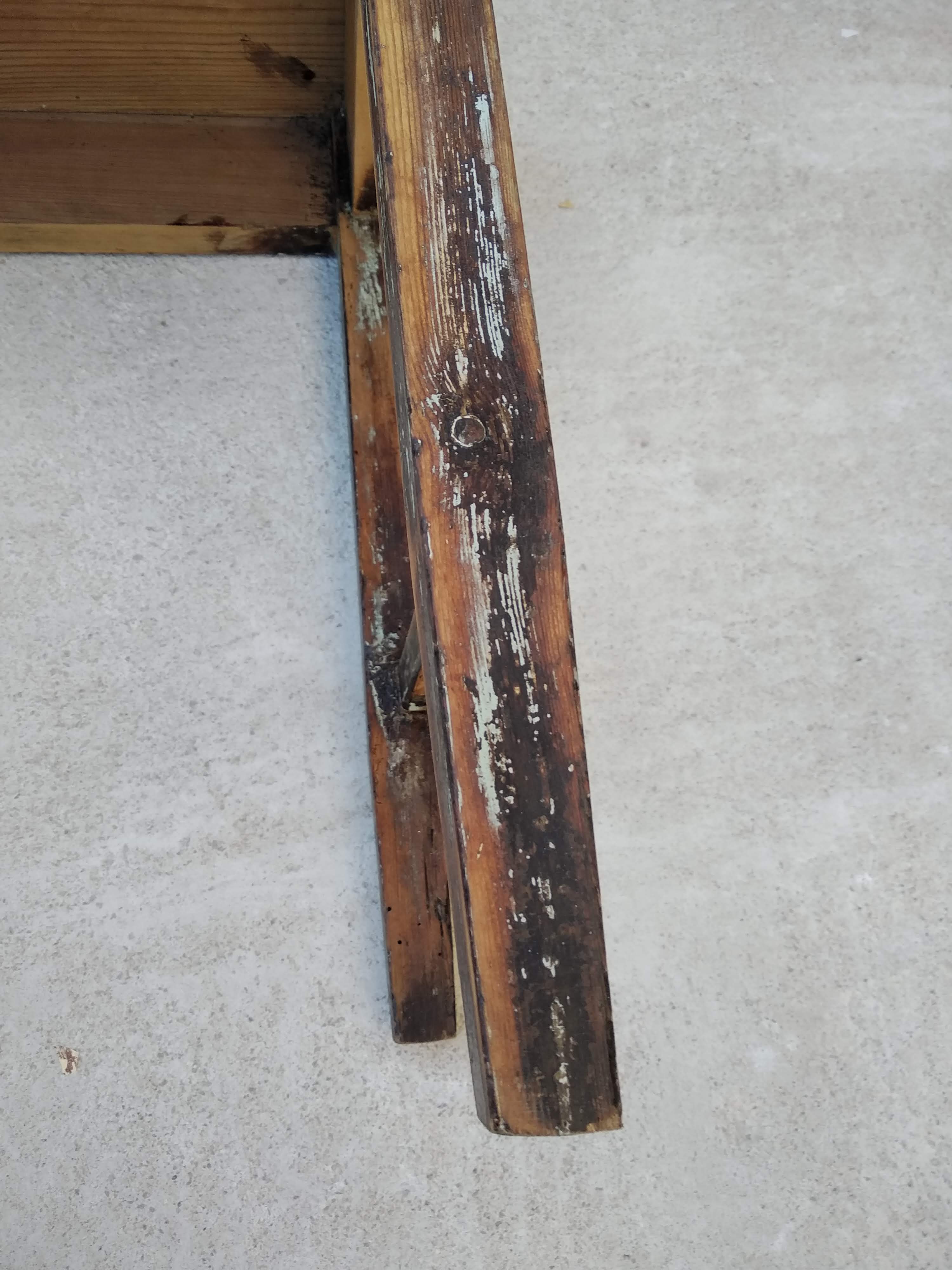 Table de ferme basse patinée