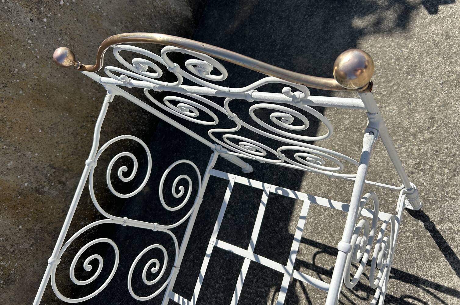 Lit banquette, wrought iron and copper, romantic Napoleonic III style, late 19th century.