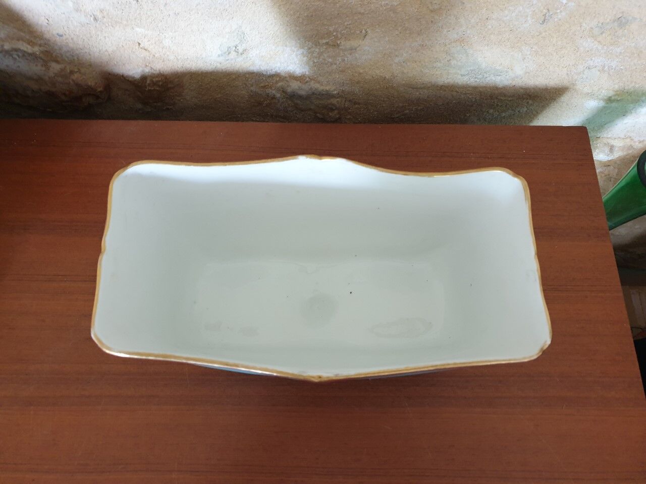 Old planter Table center