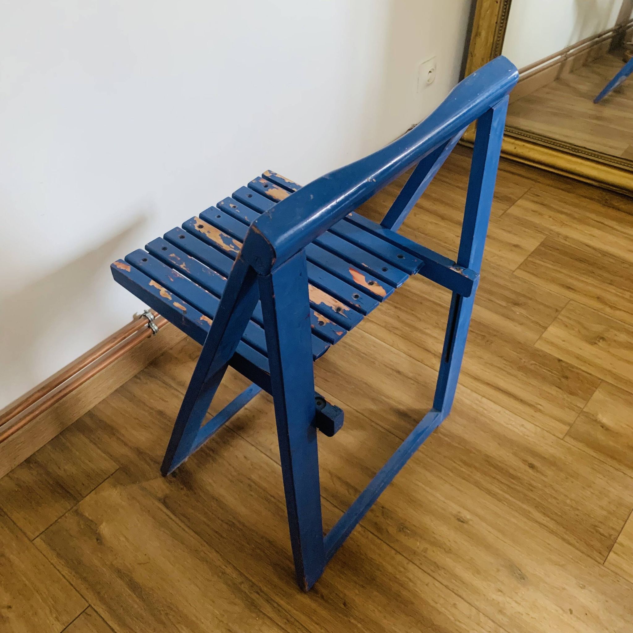 Chaise pliante en bois peint en bleu, Italie 1960
