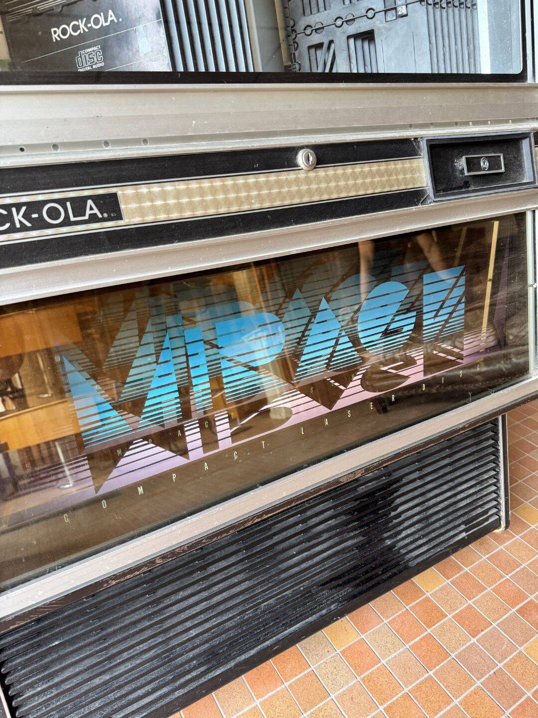 Jukebox Rock-Ola Mirage 1980 - 100 CD