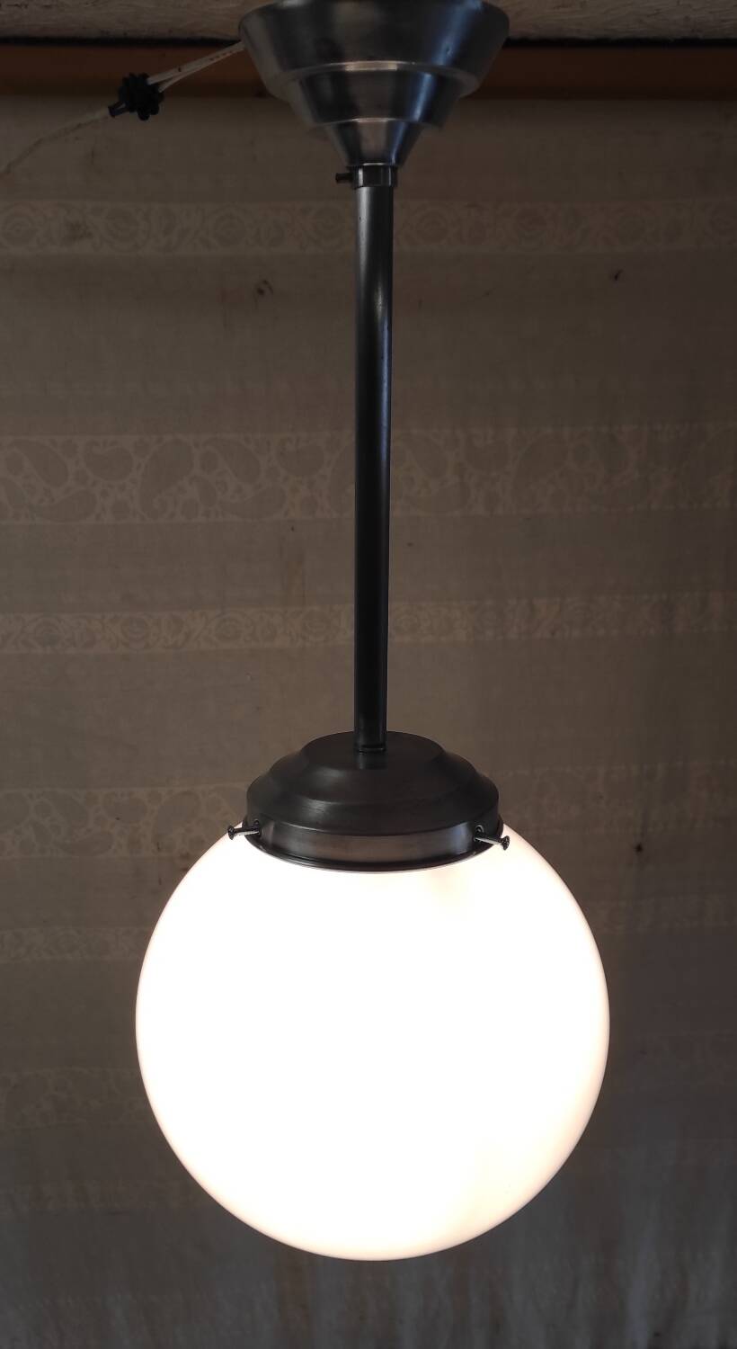 Bauhaus style suspension in aluminium and opaline, diameter 25 cm - mid 20th century.
