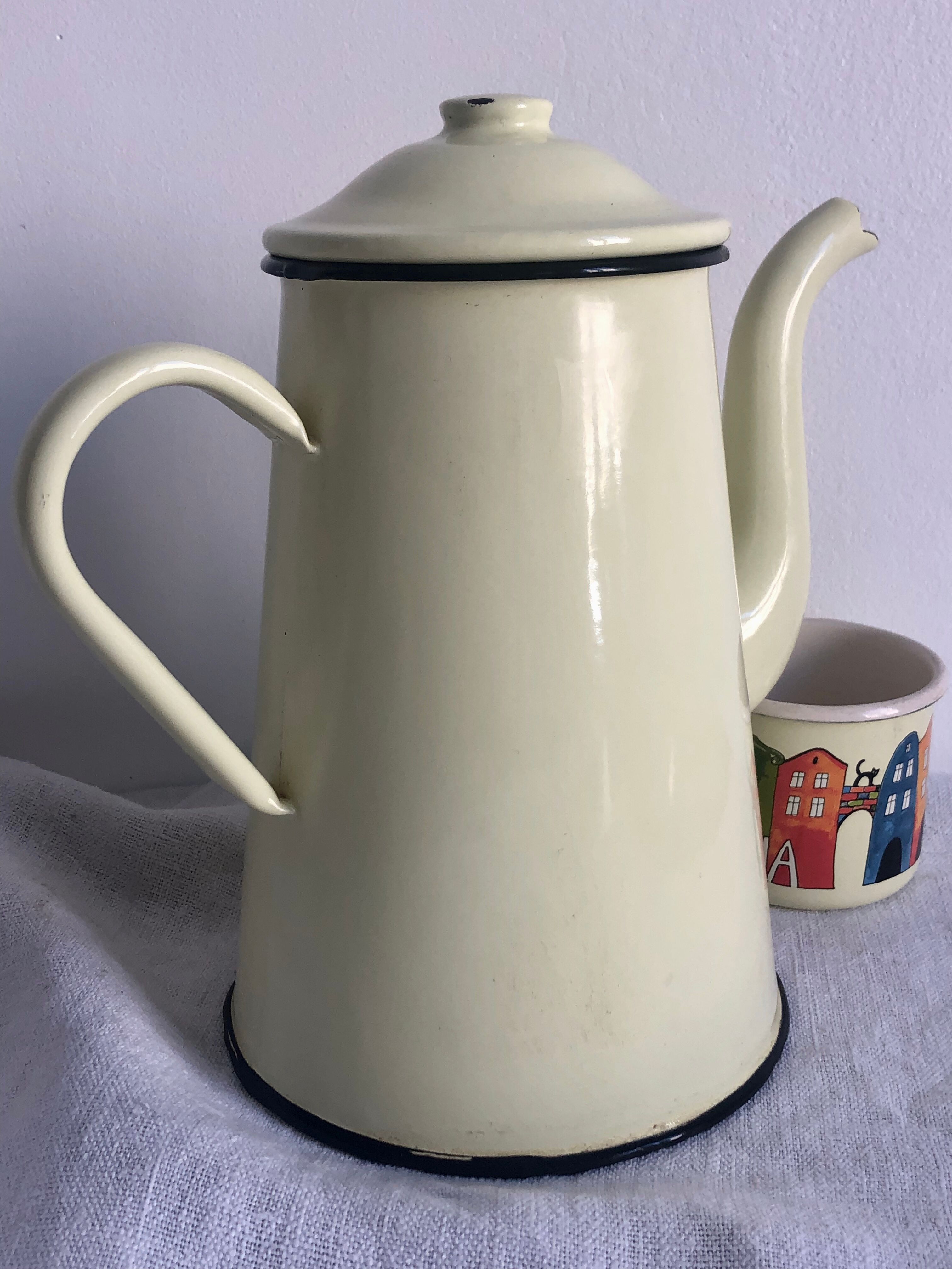 Cafetière tôle émaillée