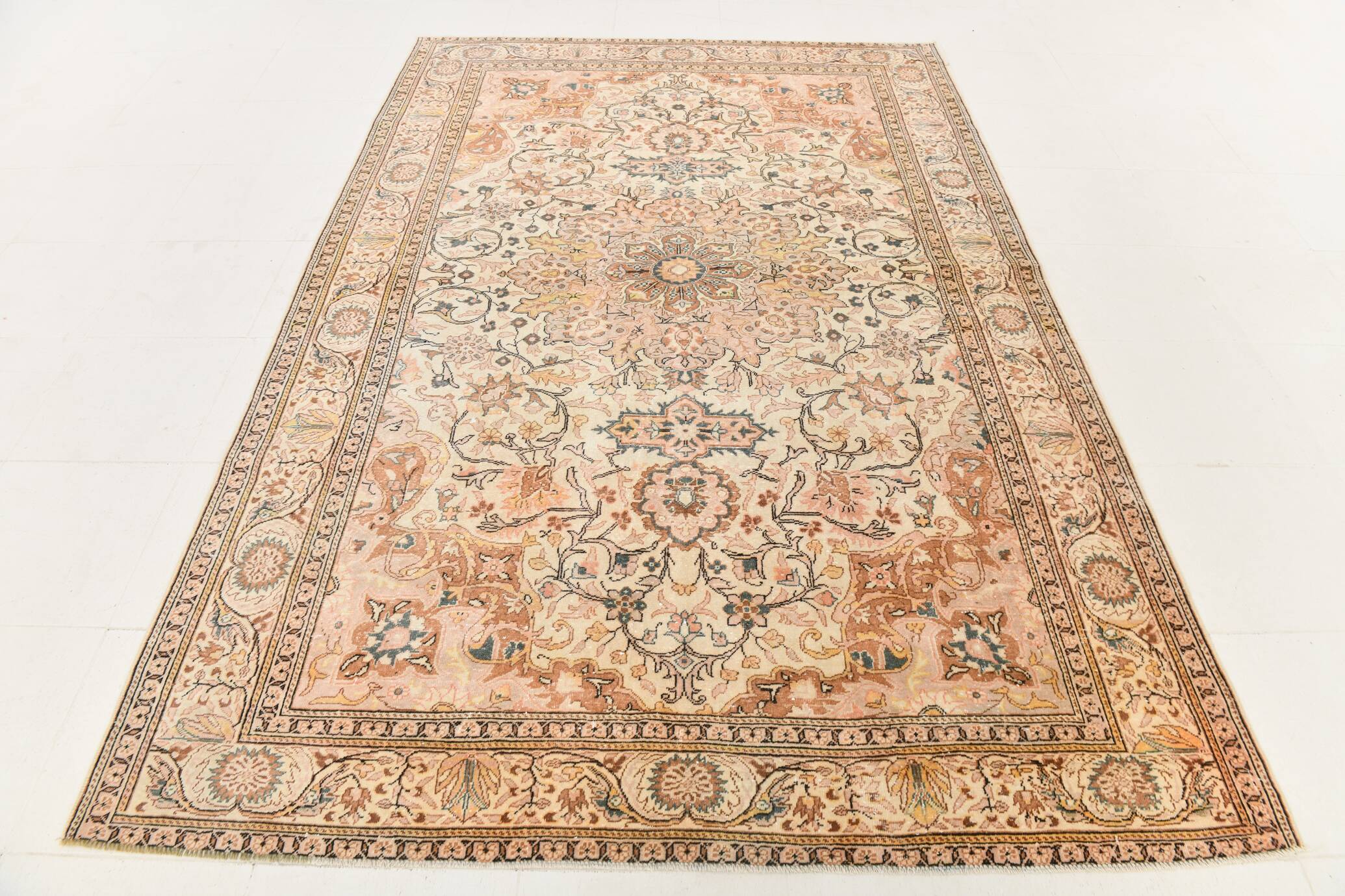 Shades Of Beige Rare Style Vintage Oushak Area Rug, 193x286 Cm