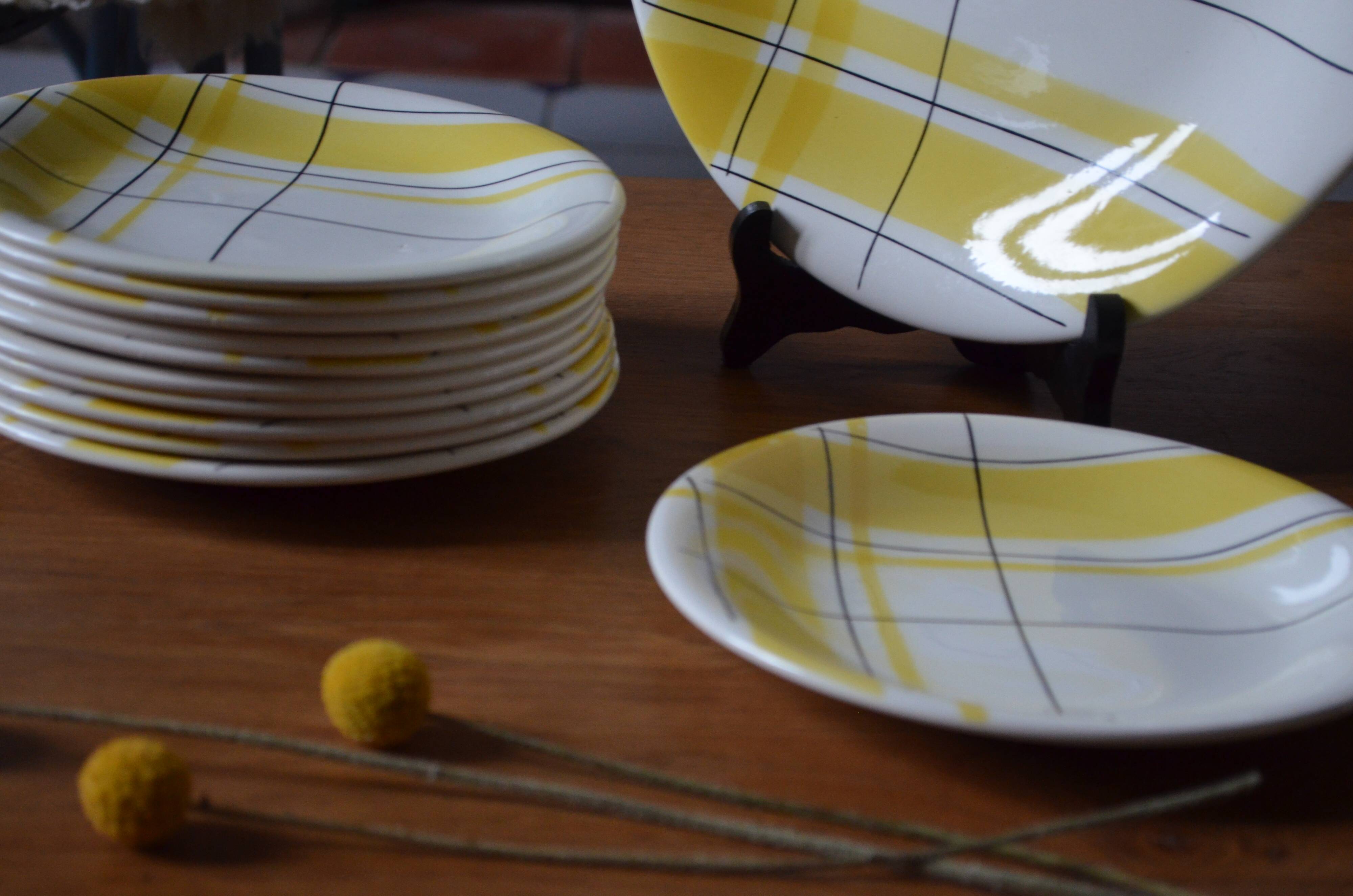 Montreal dessert service from Salins