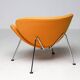 Fauteuil orange slice par Pierre Paulin