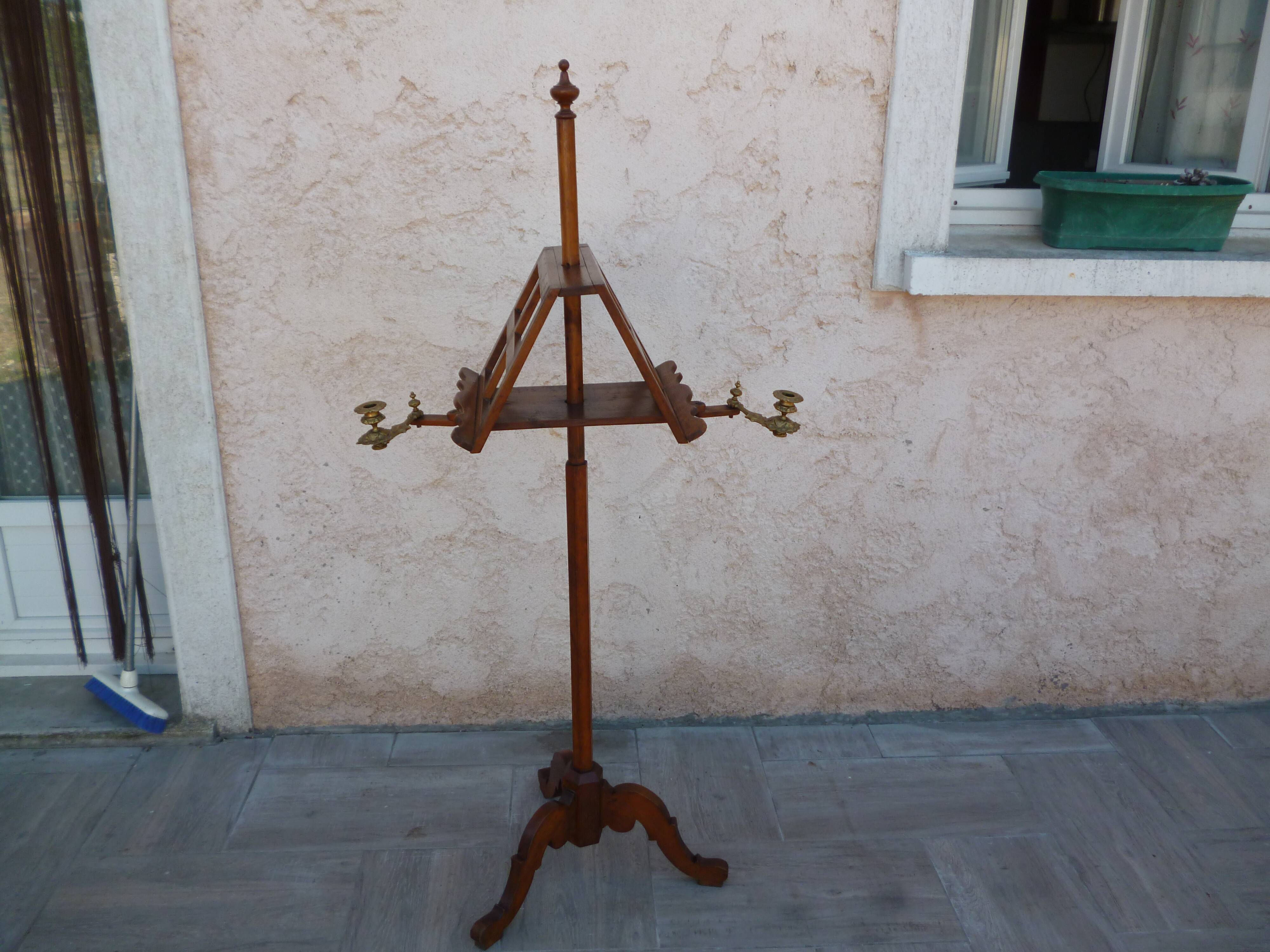 Wooden swivel double led with 19th century candlesticks
