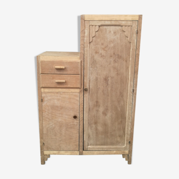 Asymmetrical cabinet