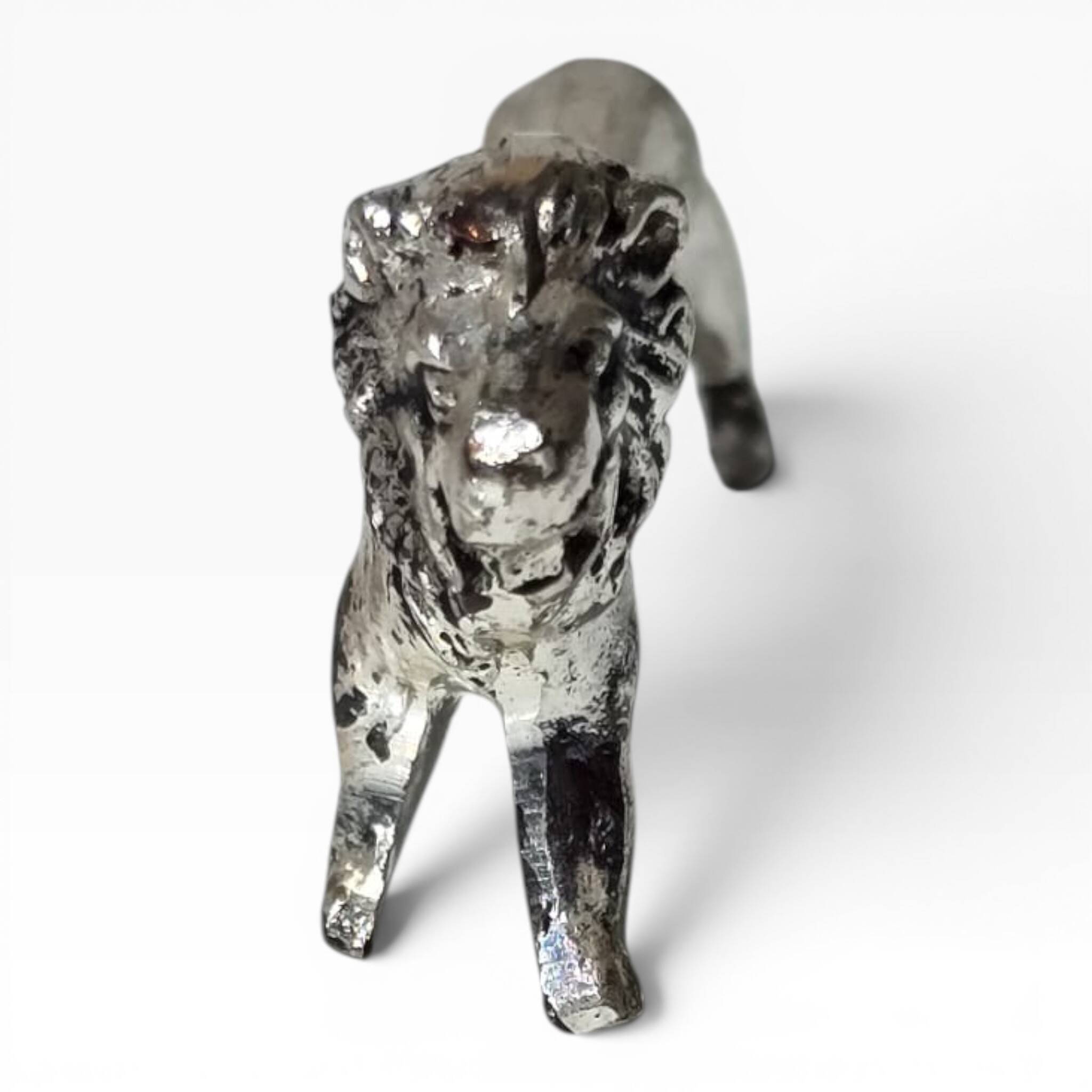 Series of antique knife rests in the shape of a lion, silver-plated metal.