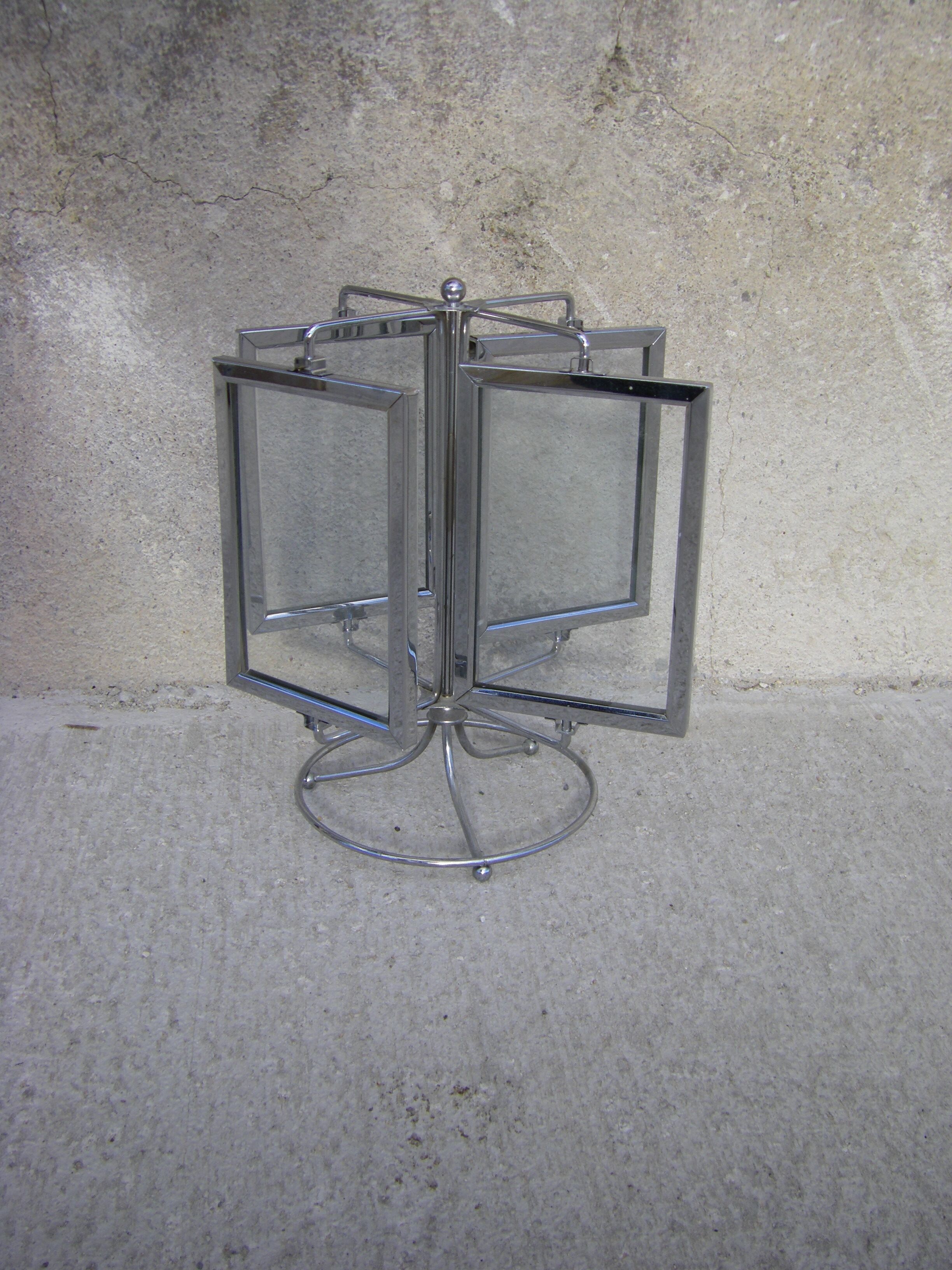 Turnstile photo door