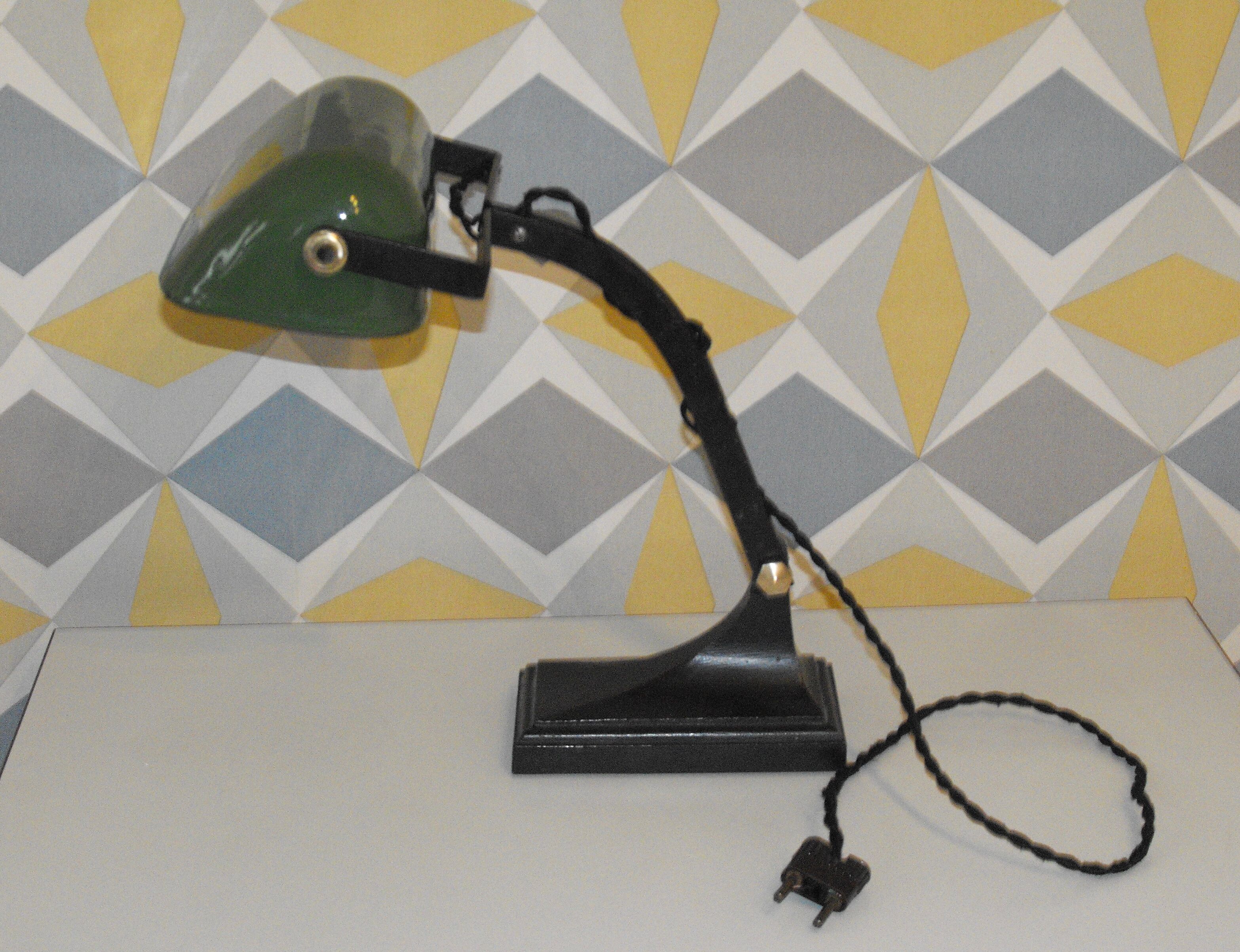 Desk lamp called "Notary"