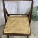 Paire de chaises pliantes avec cannage