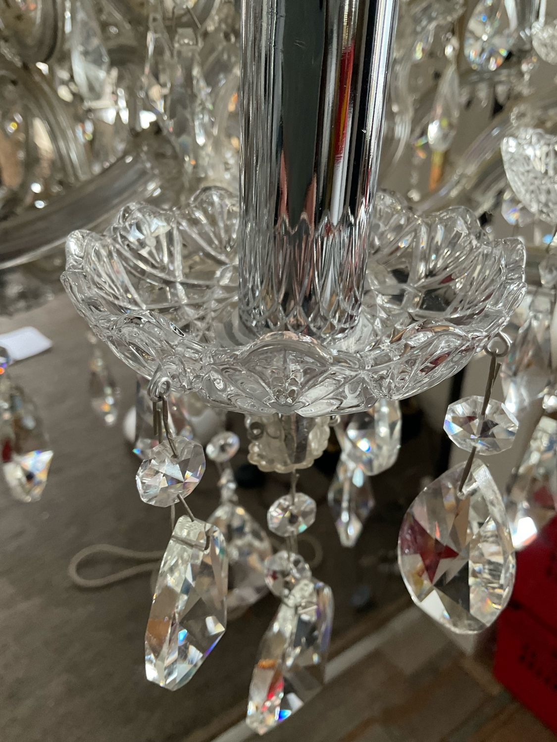 Chandelier 35 Murano glass lamps and crystal tassels D120cm