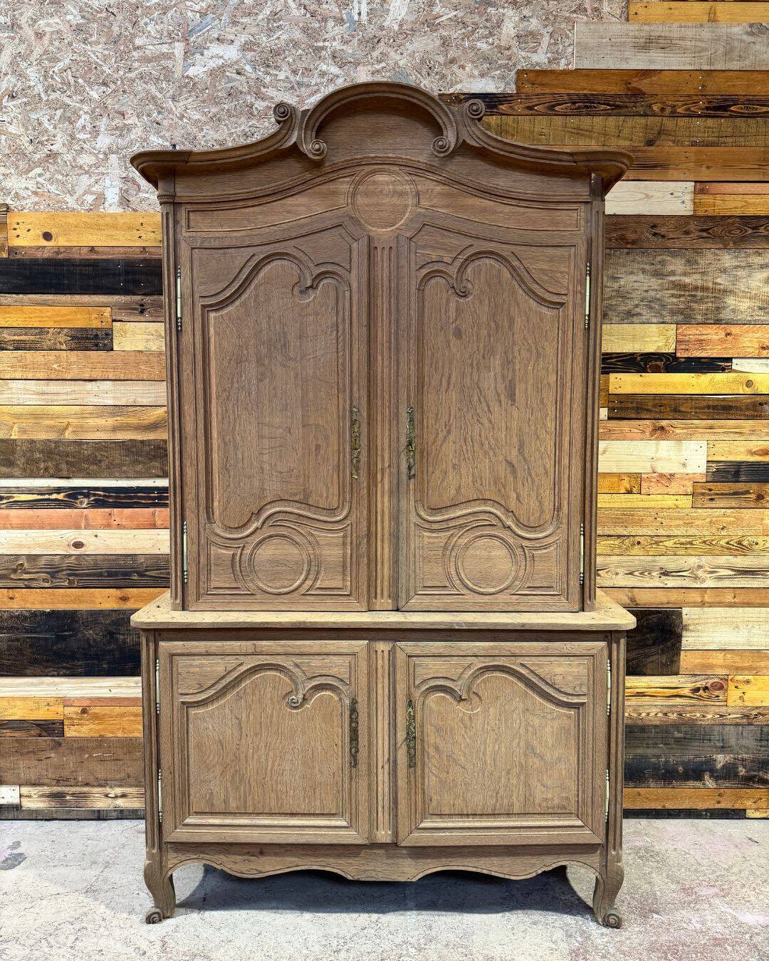 Antique sandblasted dresser