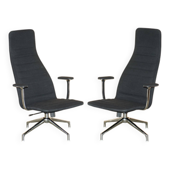 Pair of Cappellini Lotus lounge chairs by Jasper Morrison