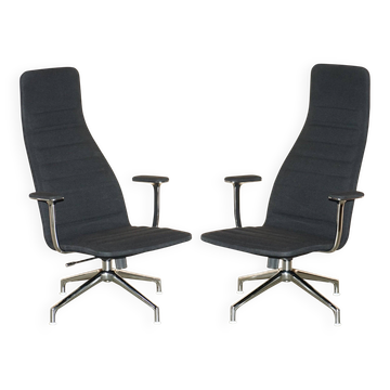 Pair of Cappellini Lotus lounge chairs by Jasper Morrison