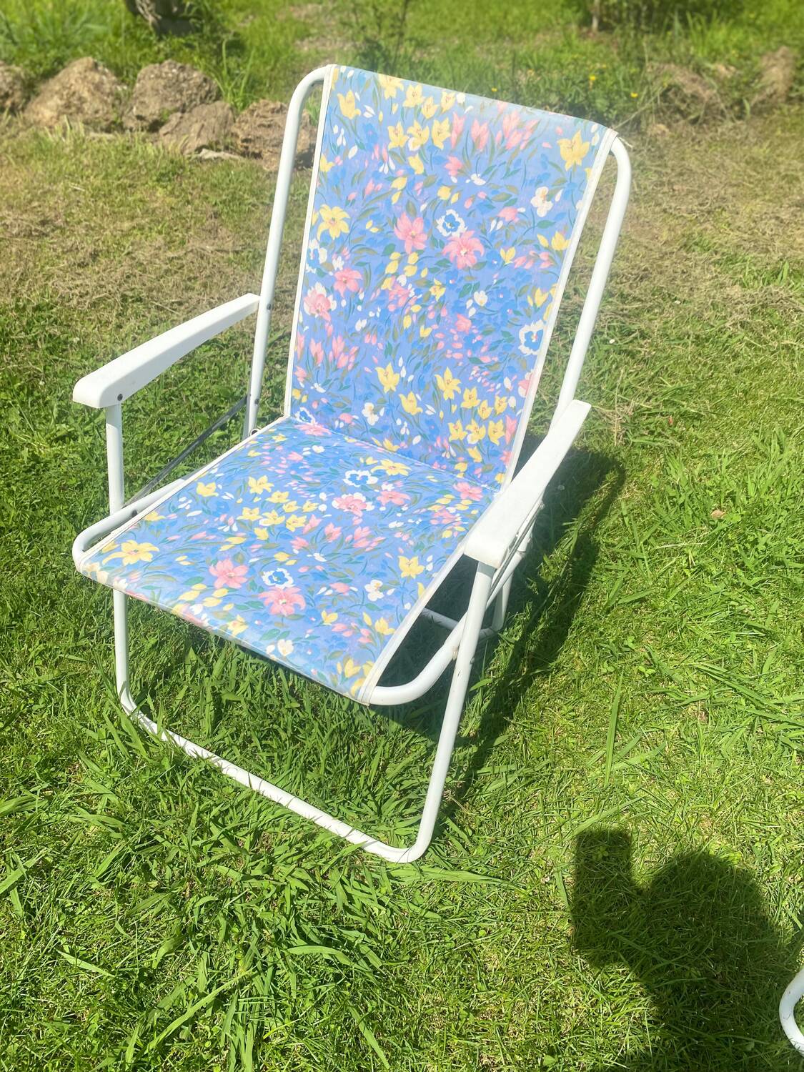 Flowery garden armchair