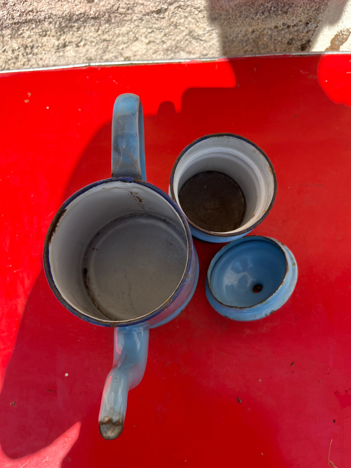 Enamelled coffee maker