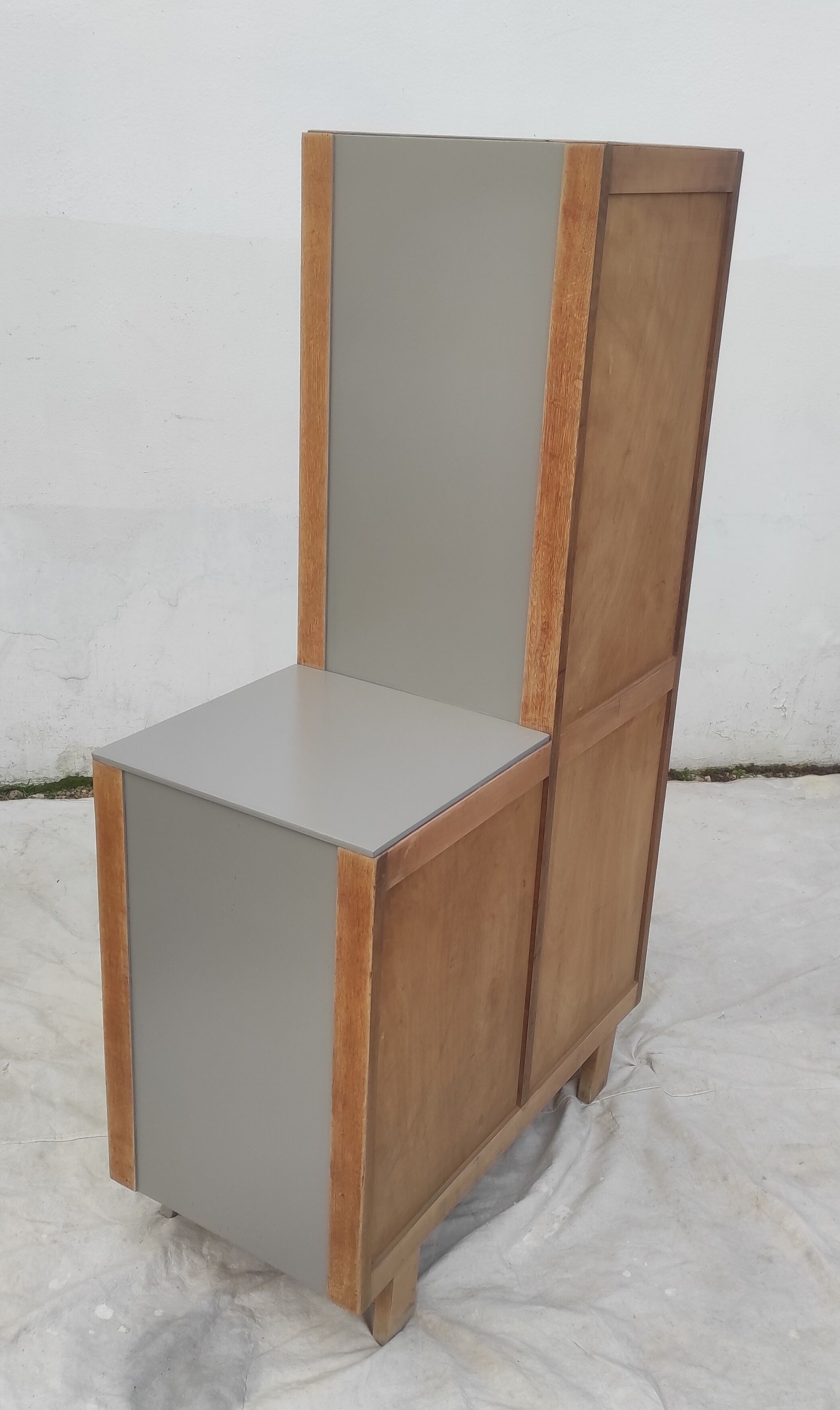 Armoire vintage