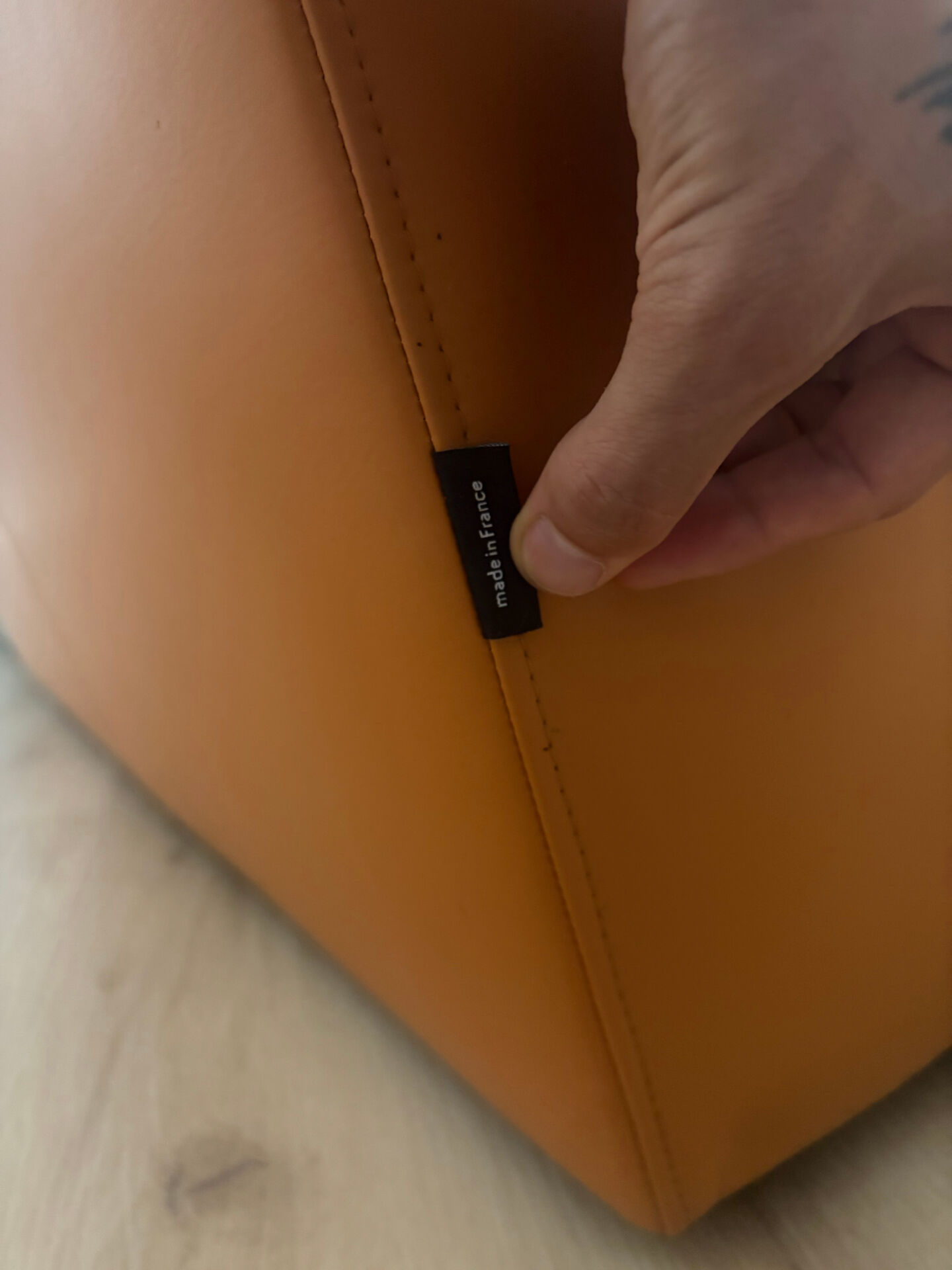 Canapé en cuir Ligne Roset Confluence par Philippe Nigro