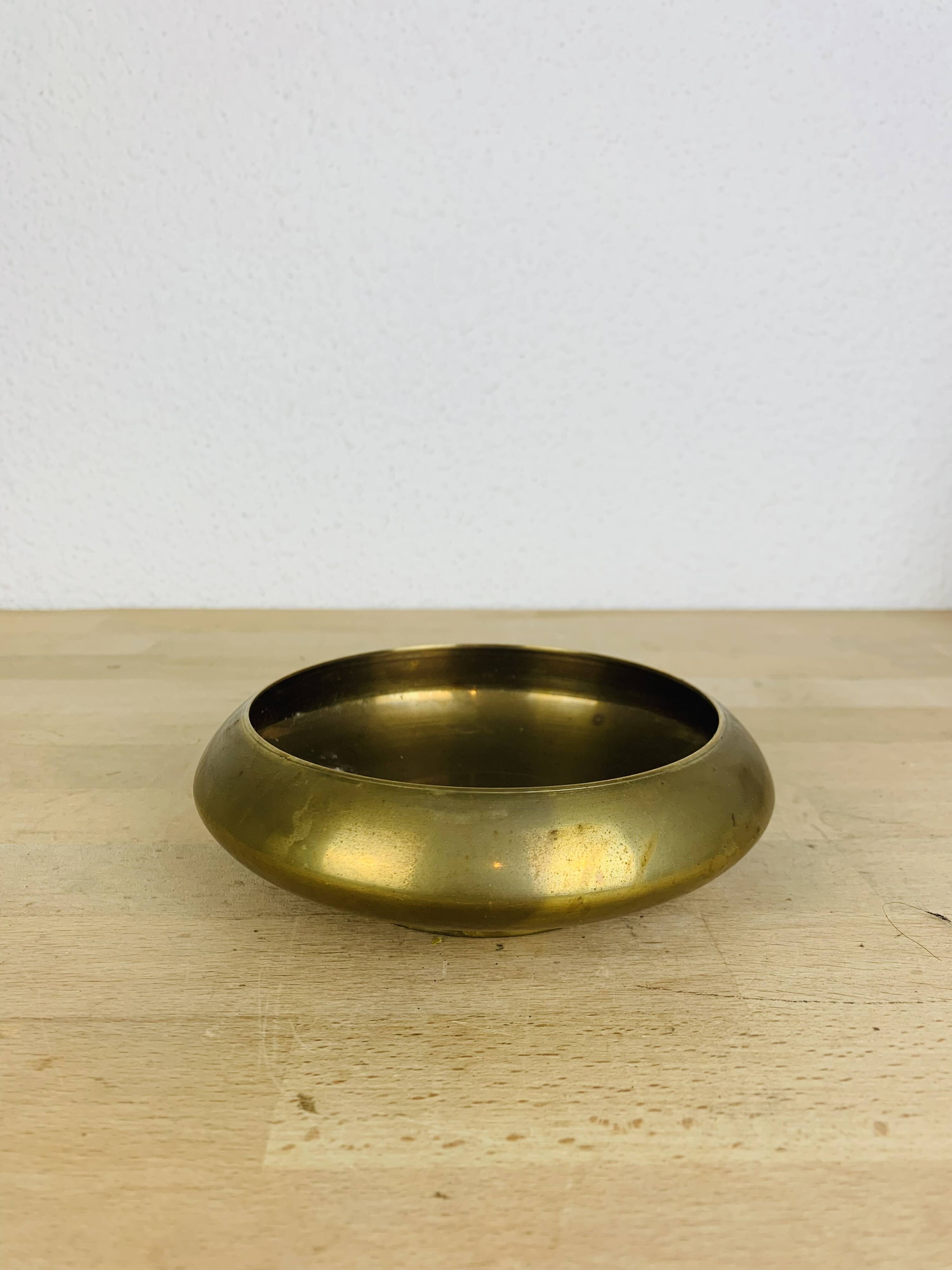 Vintage round gold-plated brass pocket tray