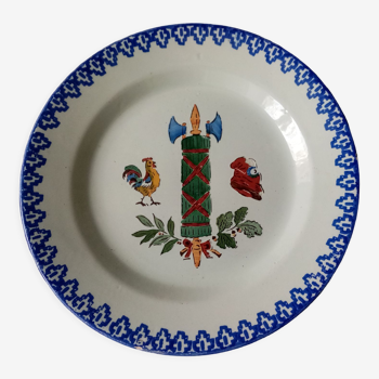 Assiette de decoration en faience 18 eme saint clement a decor revolutionaire