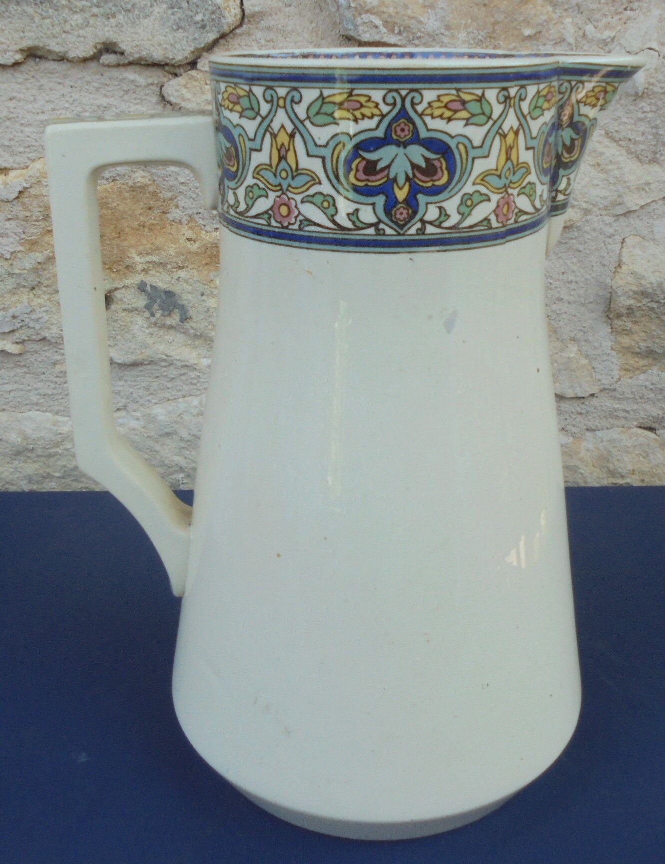 Broc en faience de sarreguemines