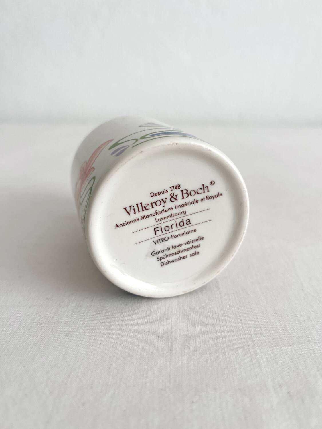 Villeroy & Boch "Florida" porcelain vase in vitro