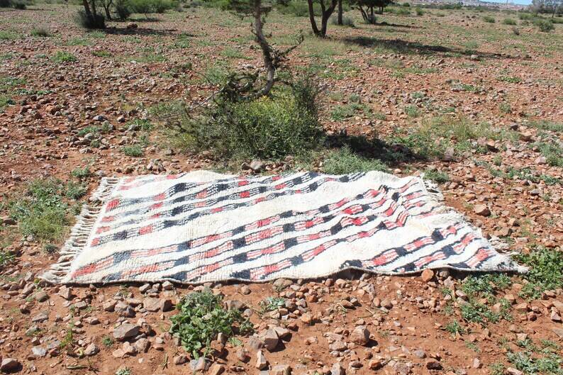 Berber Moroccan rug 250cm x 150cm