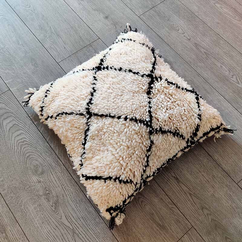 Coussin berbère marocain beni ouarain fait main 50 x 50 cm