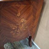 Marquetry chest of drawers