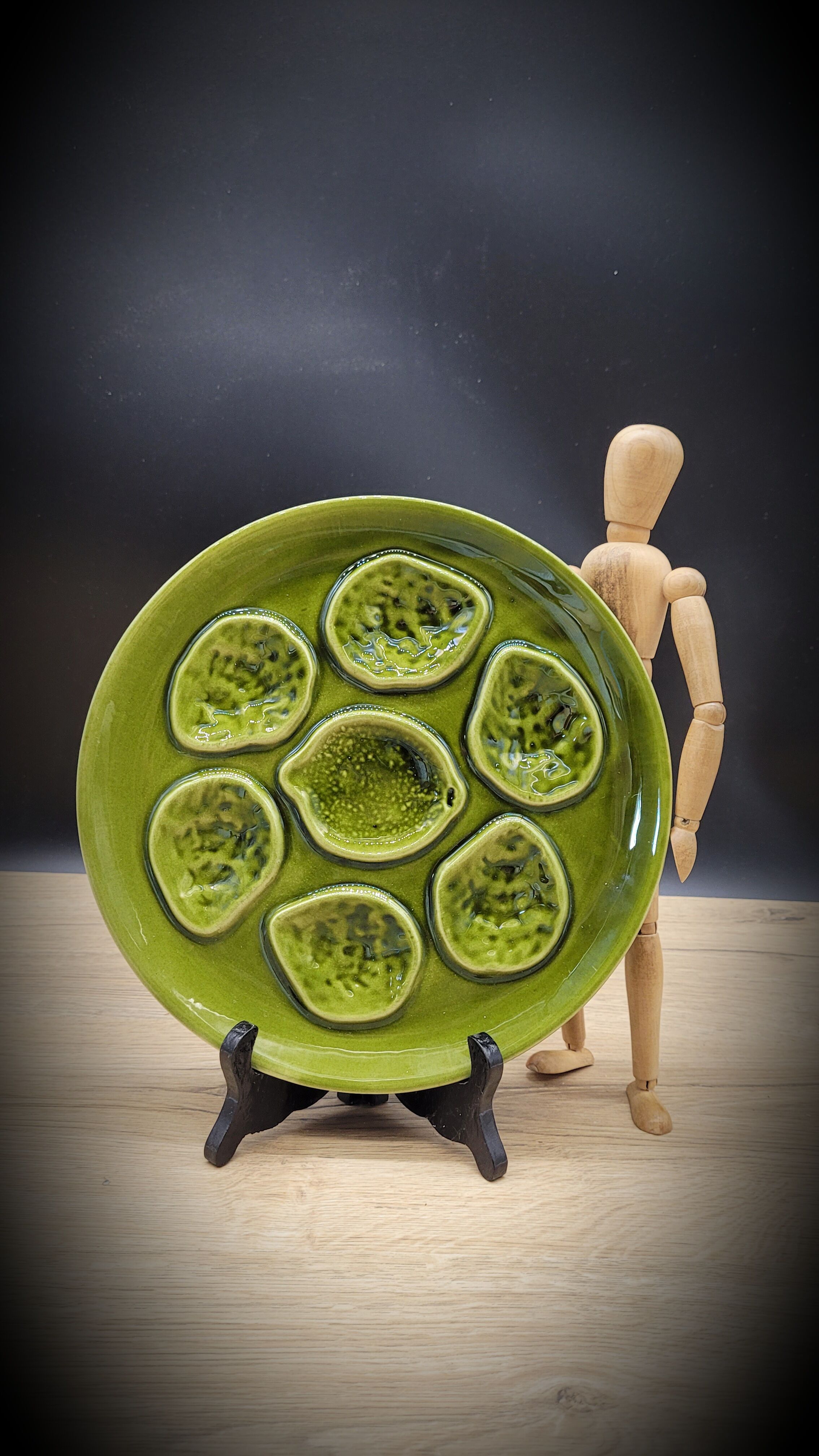 Green oyster plate