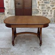 Dining room table by Maison Krieger, Art Nouveau, circa 1900, in solid oak