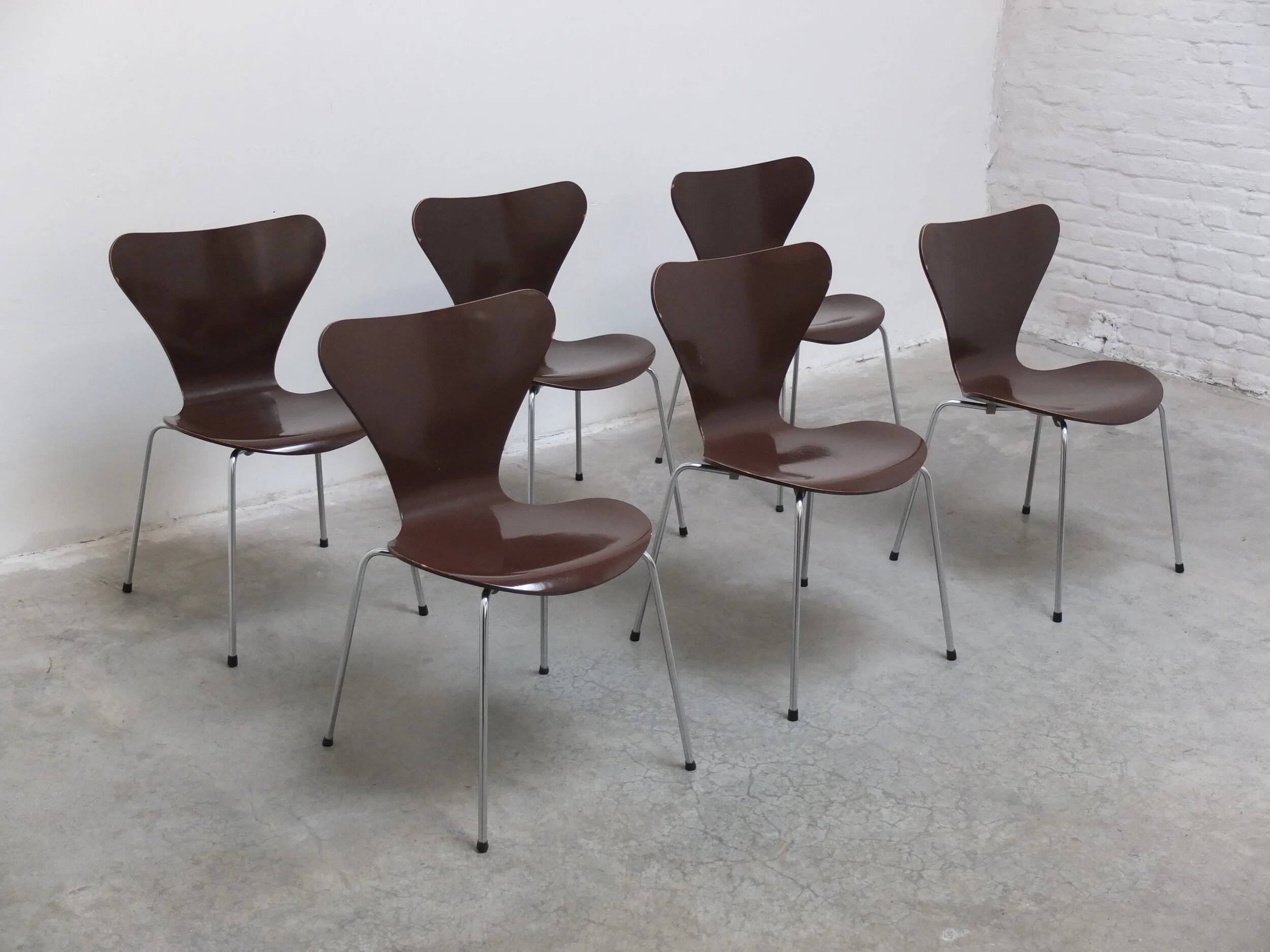 Set of 6 'Series 7' chairs by Arne Jacobsen for Fritz Hansen, 1975