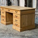 Flat oak desk
