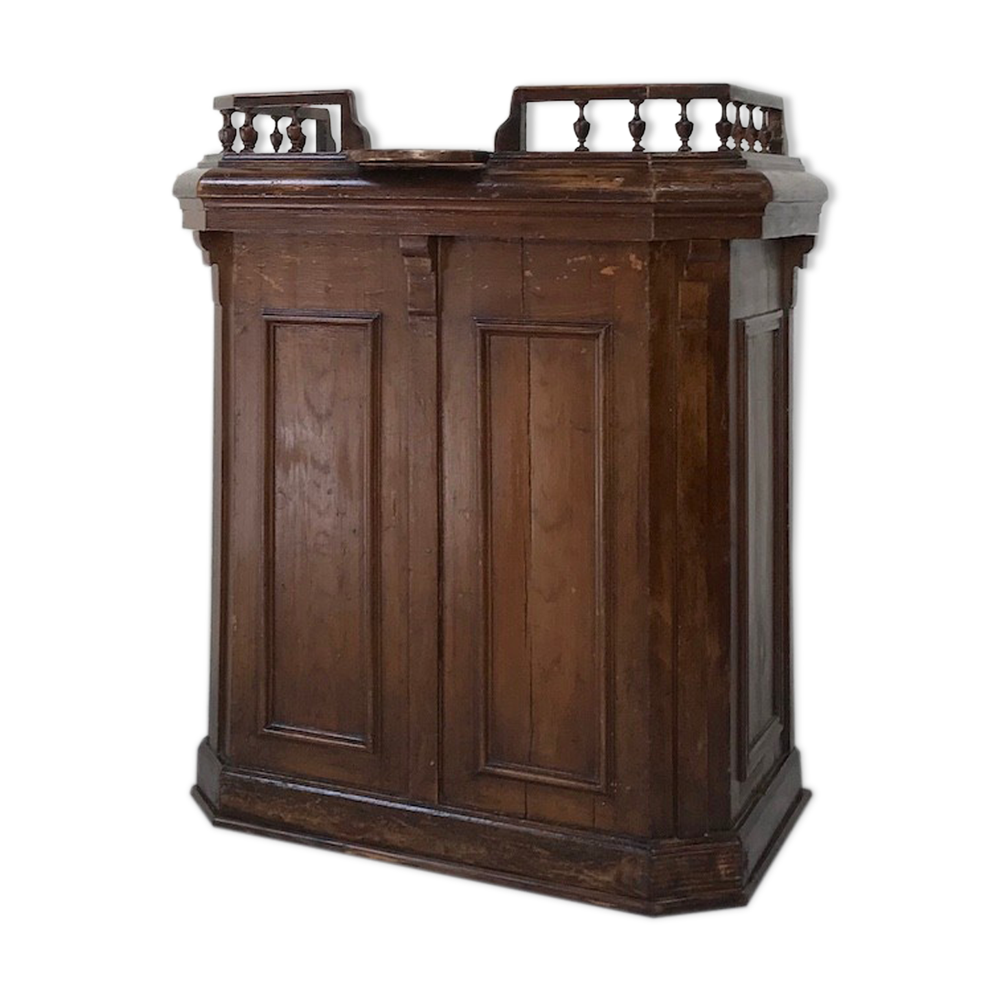 Checkout counter, circa 1900