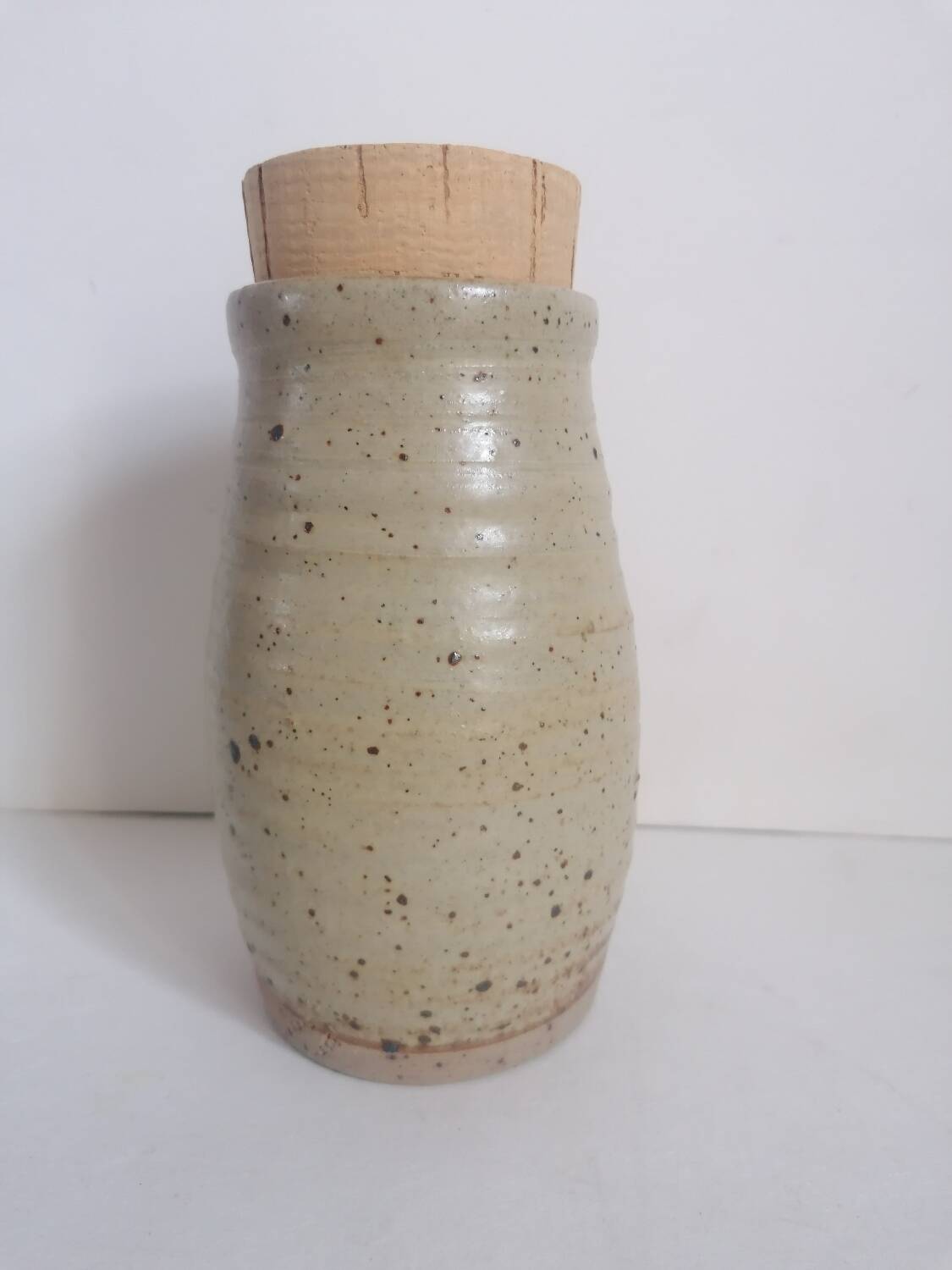 Enamelled stoneware pot