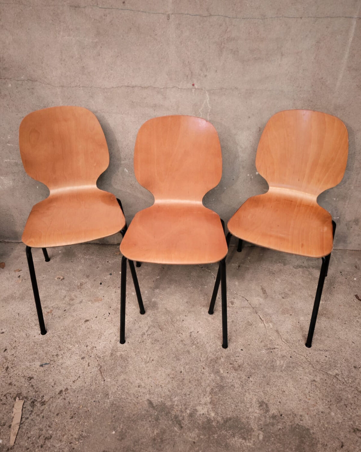 3 chairs of the Fritz Hansen type