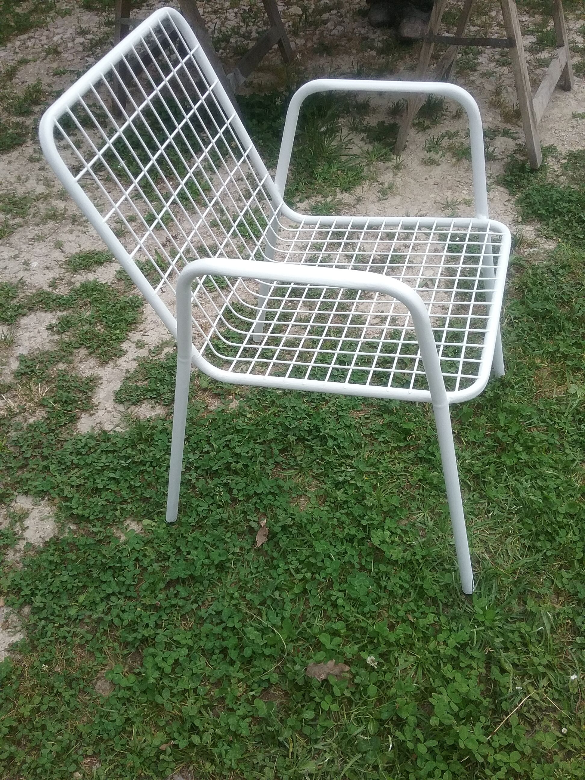 Suite of 4 EMU armchairs