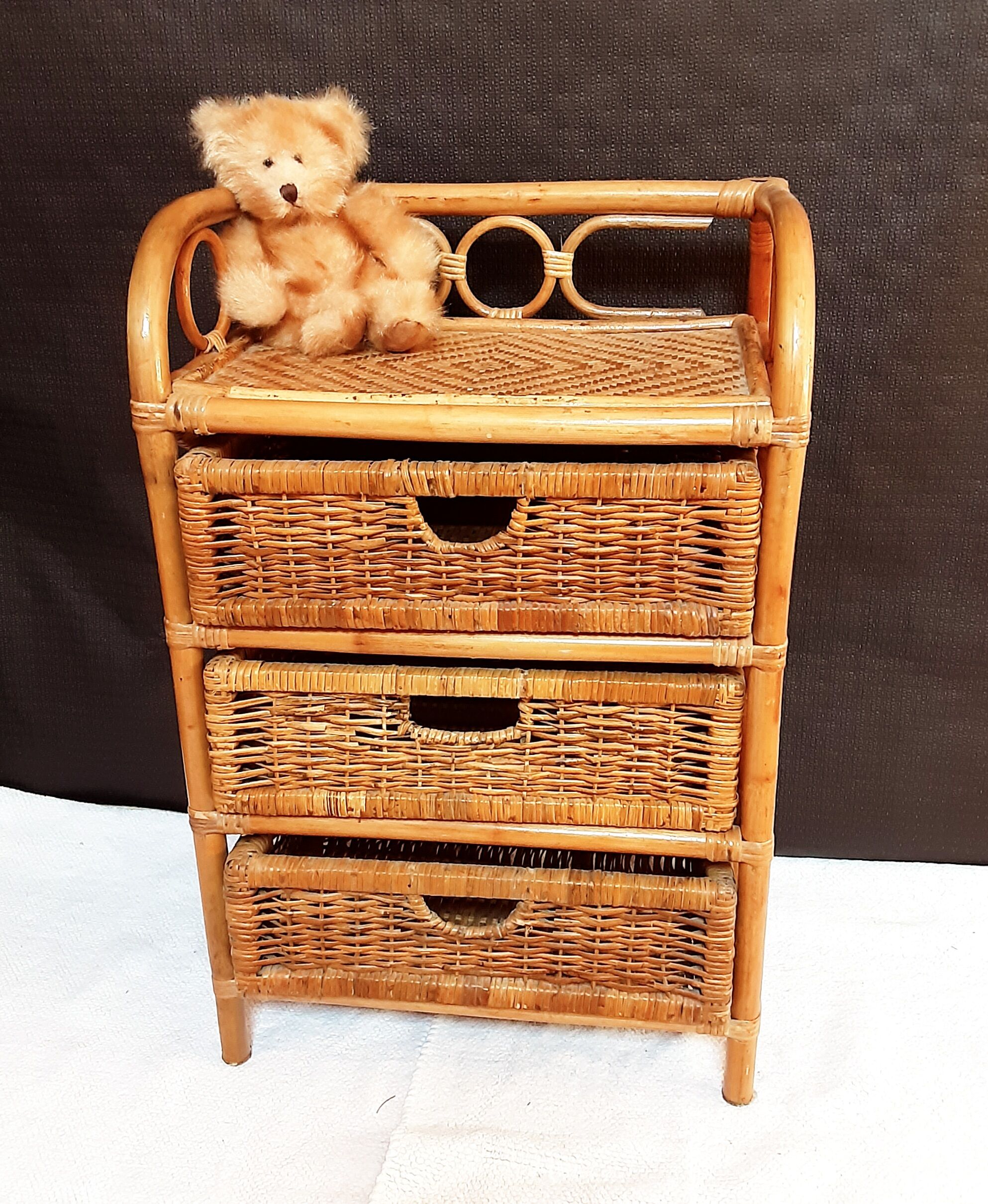 Meuble en rotin vintage