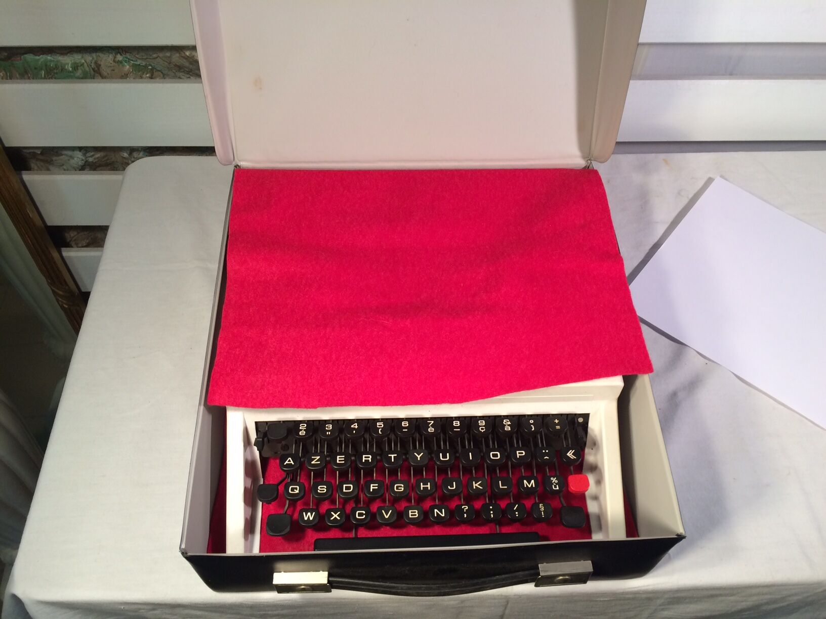 Underwood 315 portable typewriter 70