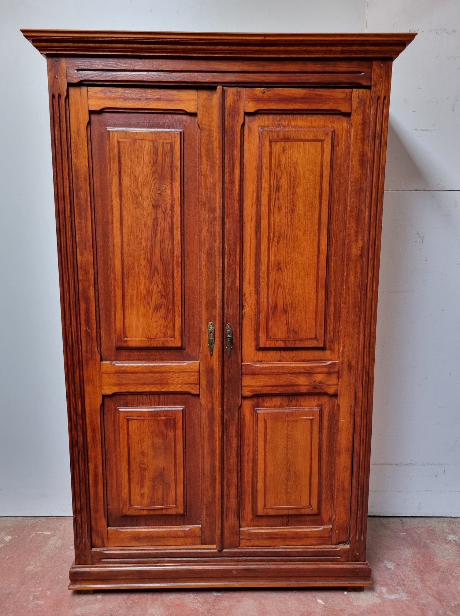 Parisian oak cabinet from the 1920s