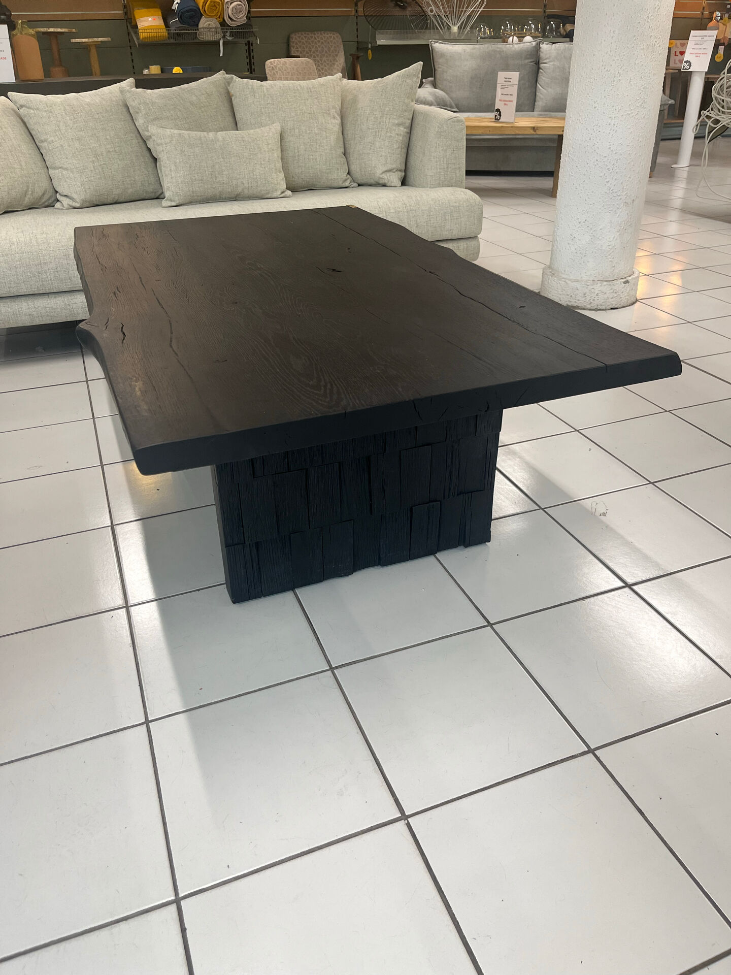 Table basse en chêne des marais