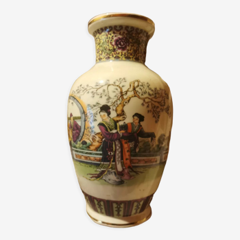 Vase porcelaine décor chinois estampillée