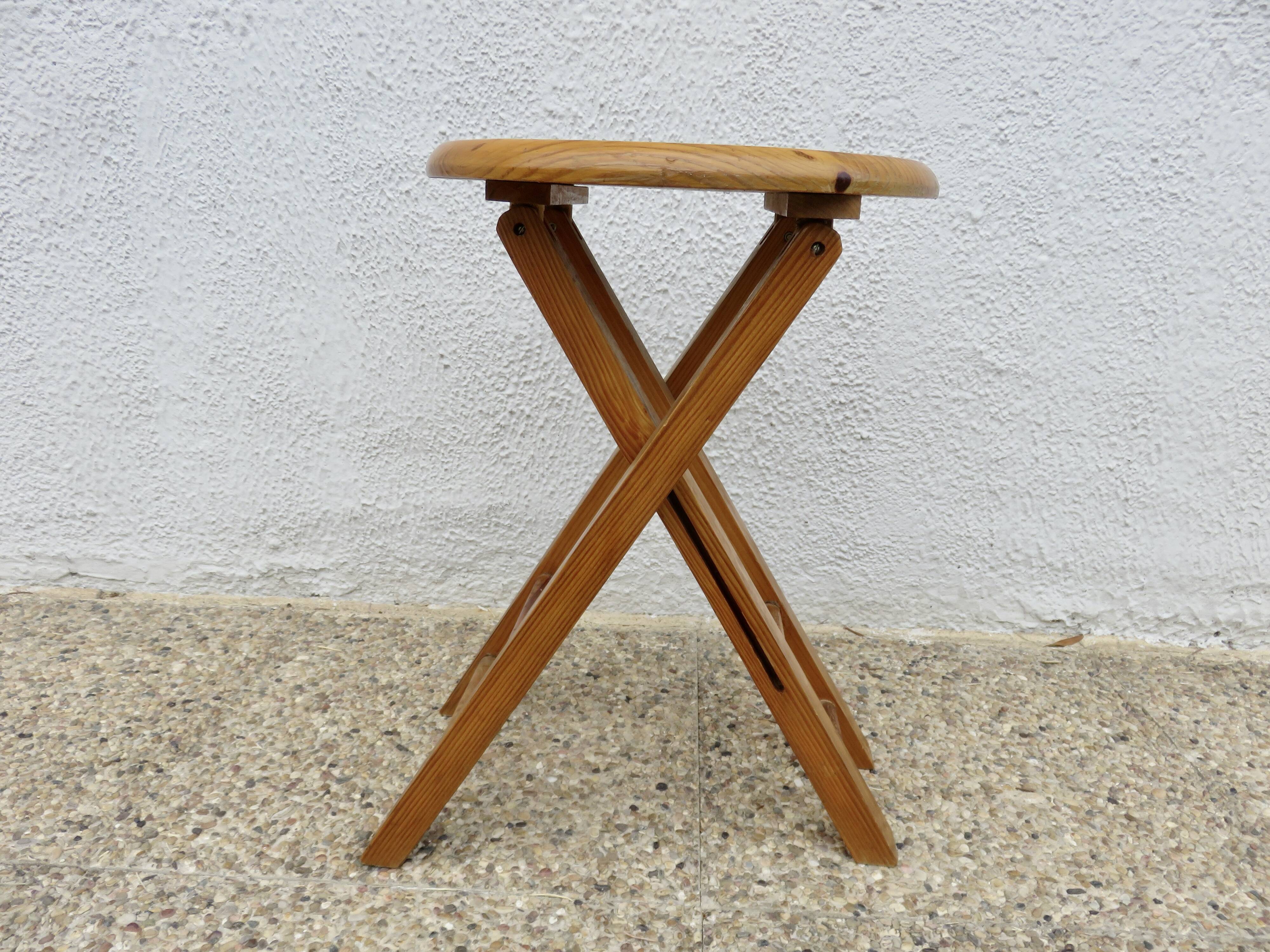 Tabouret pliant dans le style de Roger Tallon ou Adrian Reed, vers 1970