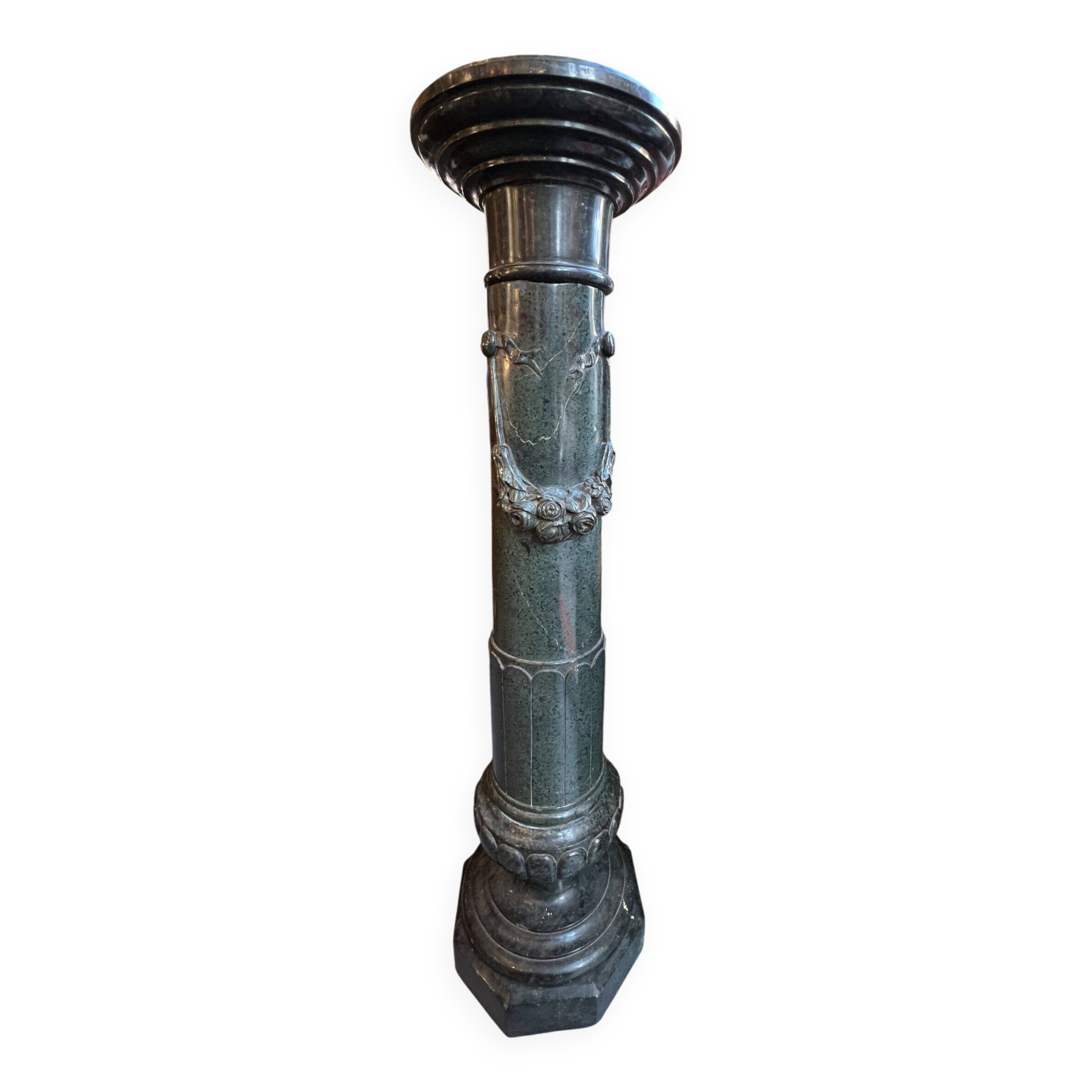 Very beautiful and ancient green marble column, dating from the 19th century