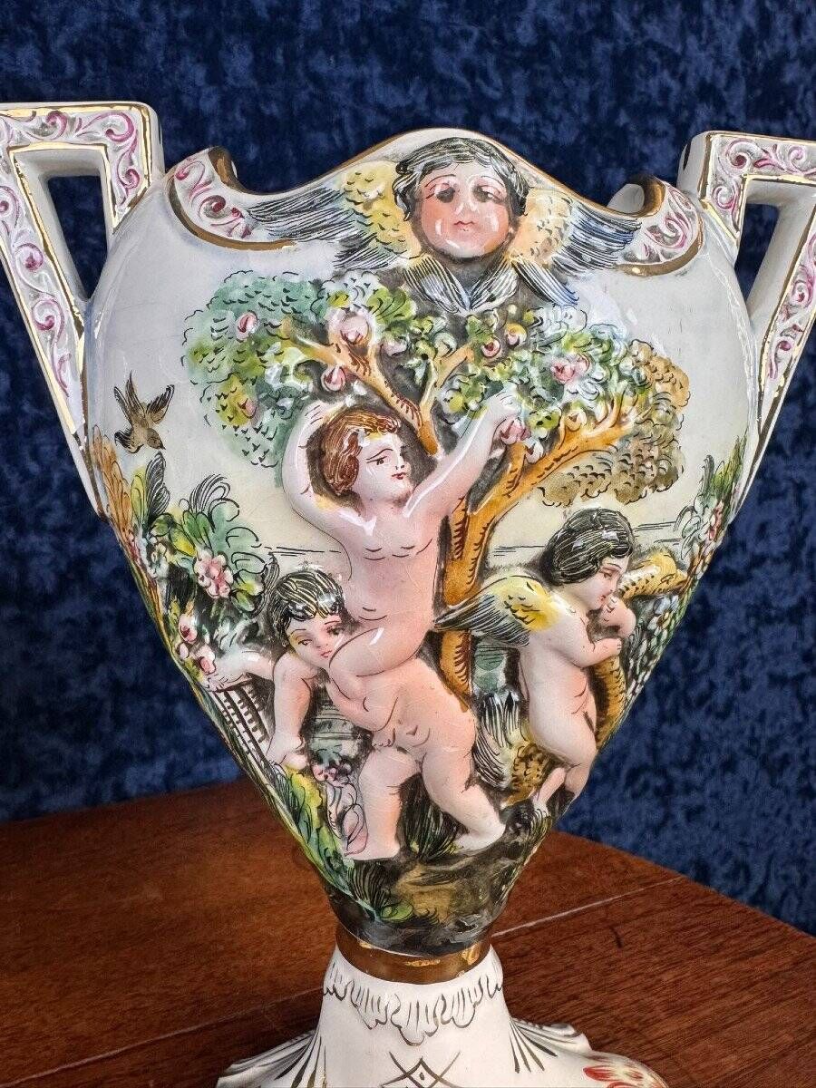 Capodimonte: Triptych Garniture with Cherubs in Porcelain